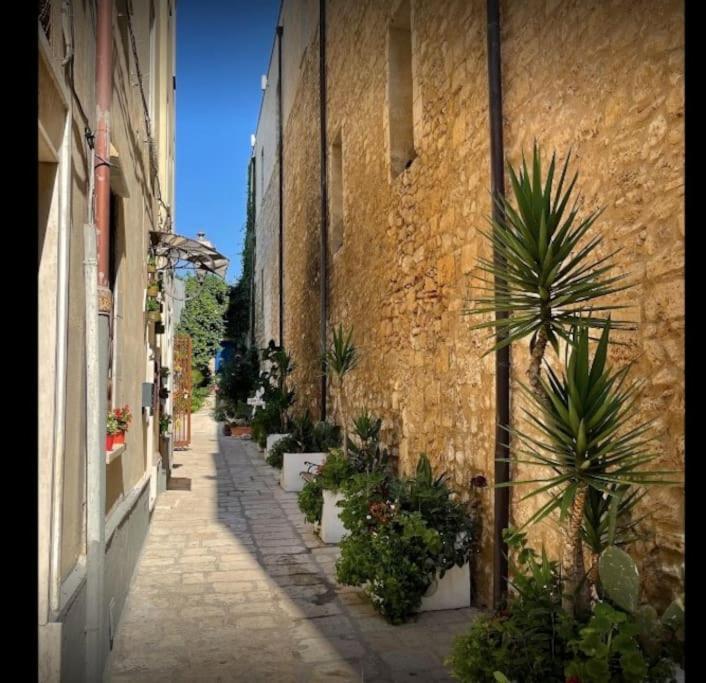 P4T Holidays Home - City Center Brindisi Exterior photo
