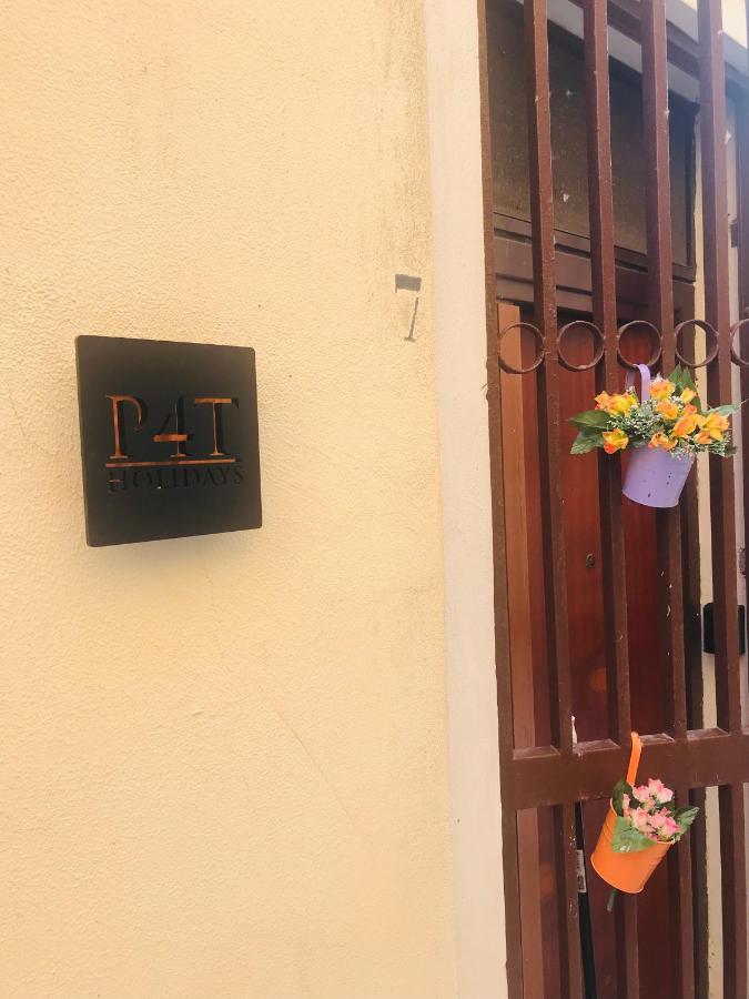 P4T Holidays Home - City Center Brindisi Exterior photo
